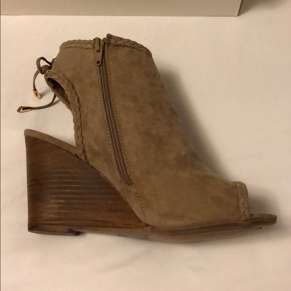 Cato open toe wedge booties. Creamy gray. Size 11. - Picture 6 of 6